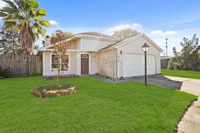 Photo - 1902 Red Sky Ct