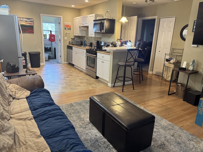 Photo - 1717 Mound St