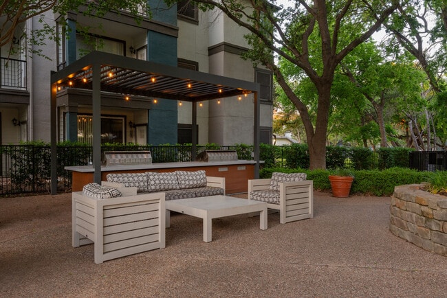 Grilling Area Lounge