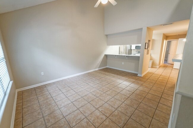 Photo - 3 Bedroom 3 Bathroom in Savannah Crossing ...
