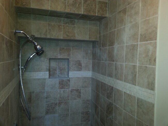 Photo - 184 E Huntingdon St