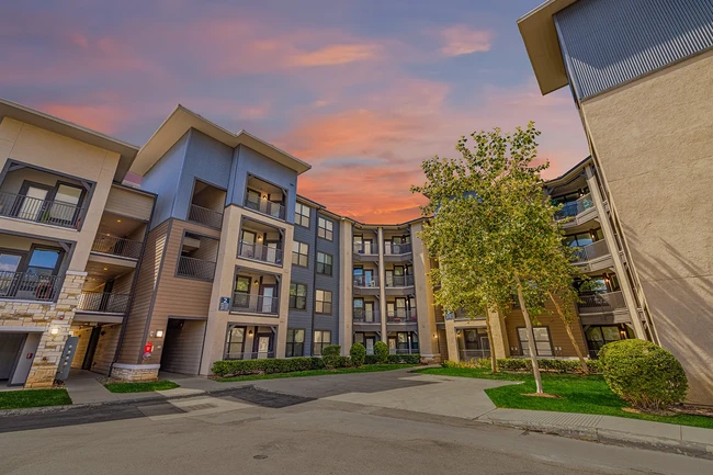 Avita Alamo Heights - Avita Alamo Heights Apartments