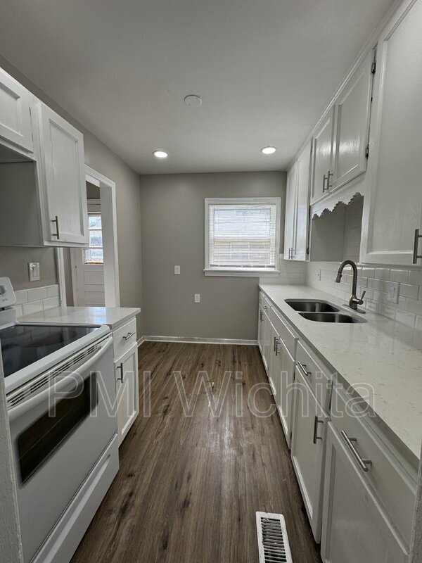 Photo - 6156 E Boston St