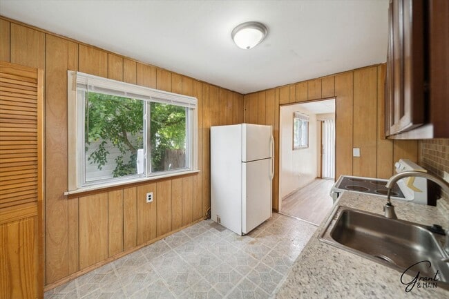 Photo - $1,200/month - 3 Bed 1 Bath Single Family ...