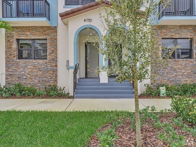 Building Photo - 6130 SW 36th Ct Rental