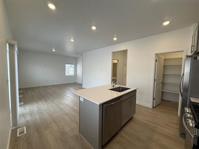 Photo - 1545 W Bravo Dr