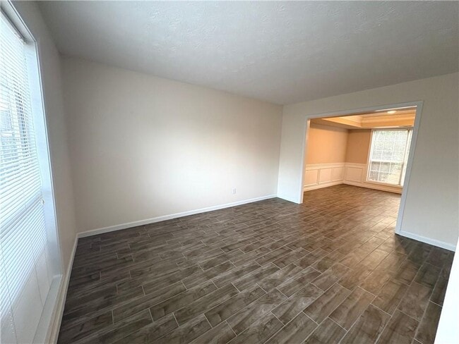 Photo - 510 Fosters Mill Ln NW