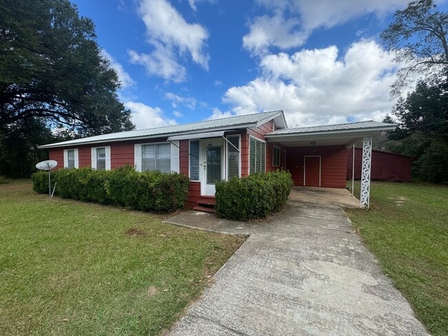 Cute Frame Home in Grand Ridge, Florida - Cute Frame Home in Grand Ridge, Florida