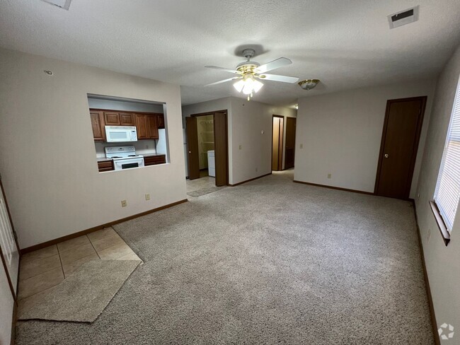 Building Photo - SHORT TERM LEASE OPPORTUNITY Rental