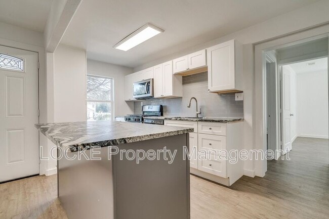 Photo - 311 Byron St