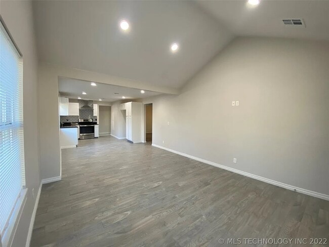 Photo - 776 E Seminole Pl