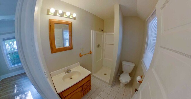 Photo - 3D Tour Available - Newer Flooring + Large Fenced-in Yard! Available July 3rd!