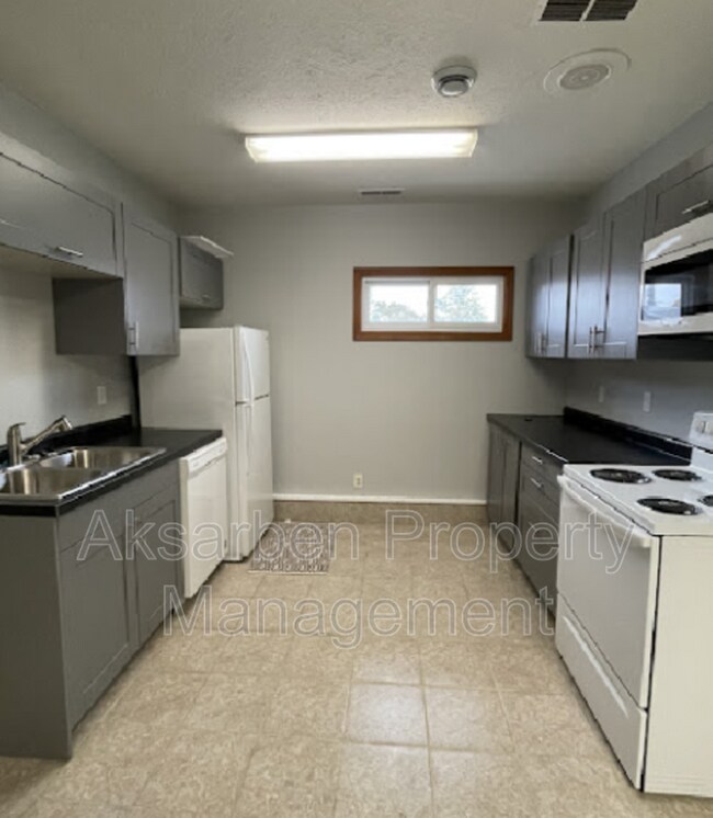 Photo - 2778 33rd Ave