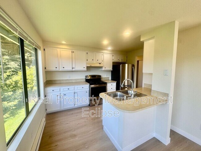 Photo - 17319 Stone Ct N Unidad Apt B