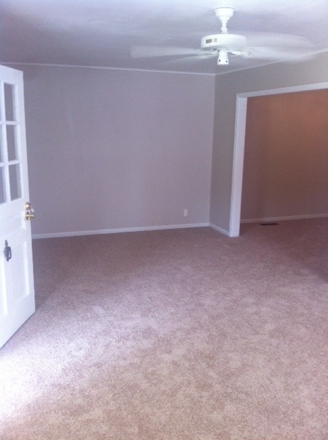 Photo - Florence Park South - 2 Bed 1 Bath 1 Garage, Fenced Yard! Large Kitchen!
