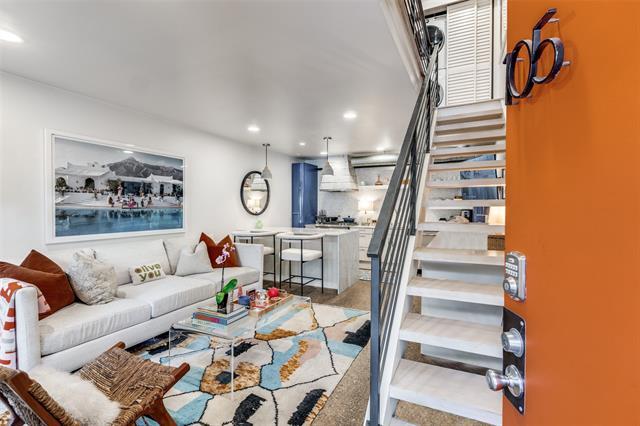 Building Photo - 2727 Hood St Unit 105