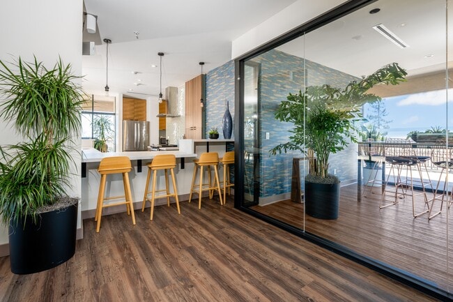 Photo - Tan Plaza Apartments