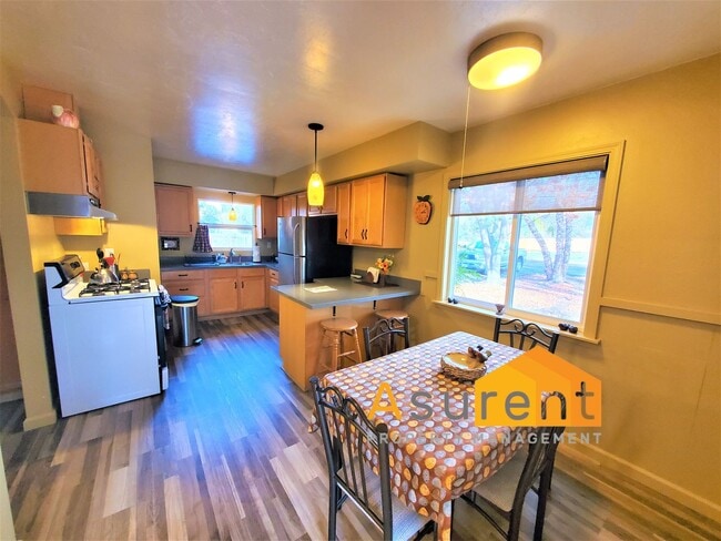 Photo - Charming Updated Fully Furnished Rental Av...