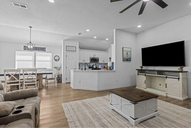 Photo - 2912 Boardwalk Ave