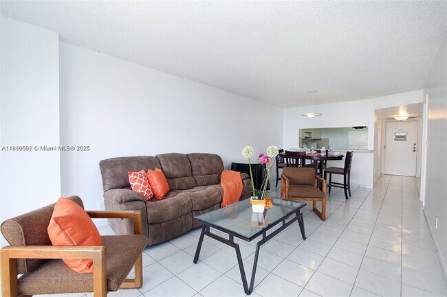 Photo - 2555 Collins Ave Unidad 1604