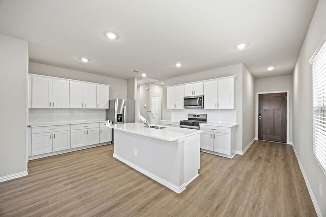 Photo - 607 Clover Crk Dr