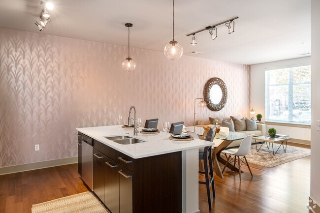 1BR 1BA 747SF