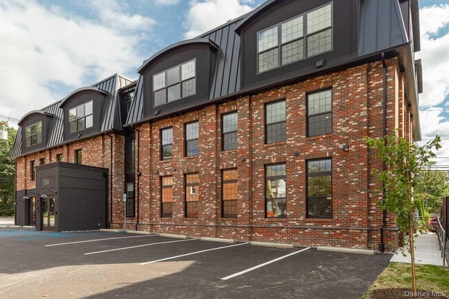 Building Photo - 134-136 South Ave Unit 103