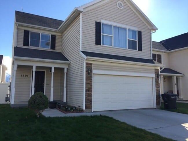 Building Photo - Springville Home