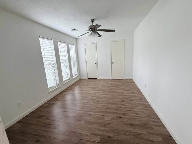 Photo - 6902 Sandy Knolls Dr