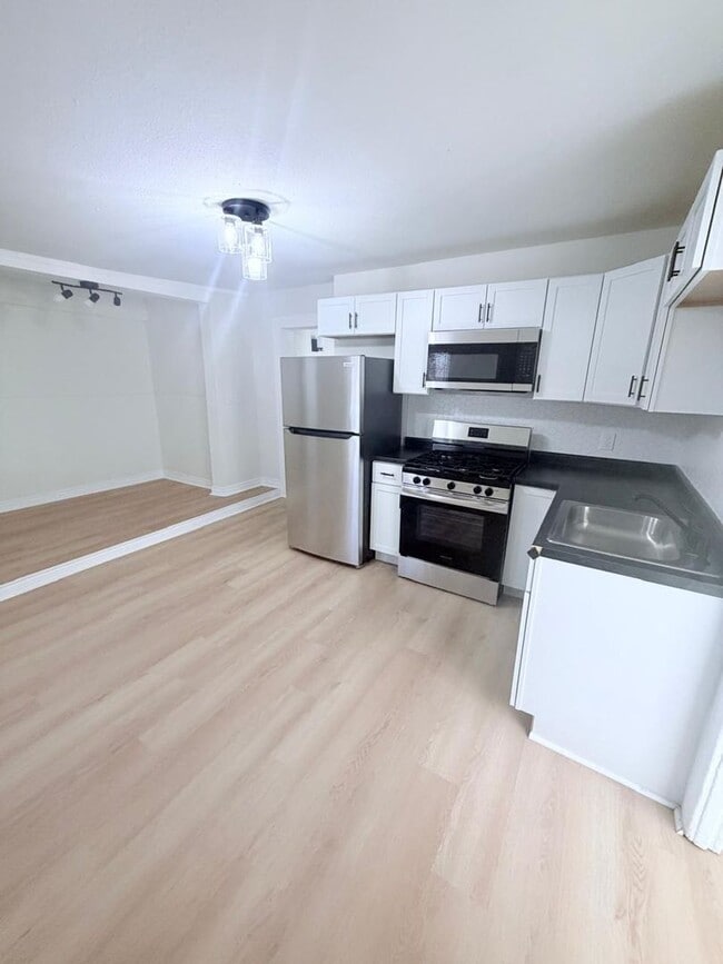 Photo - 2604 W 27th St Unit Down