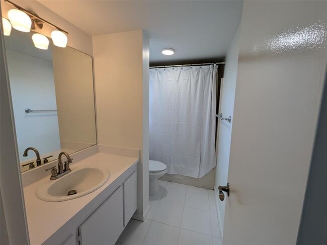 Photo - 21915 Lake Forest Cir Unit 206