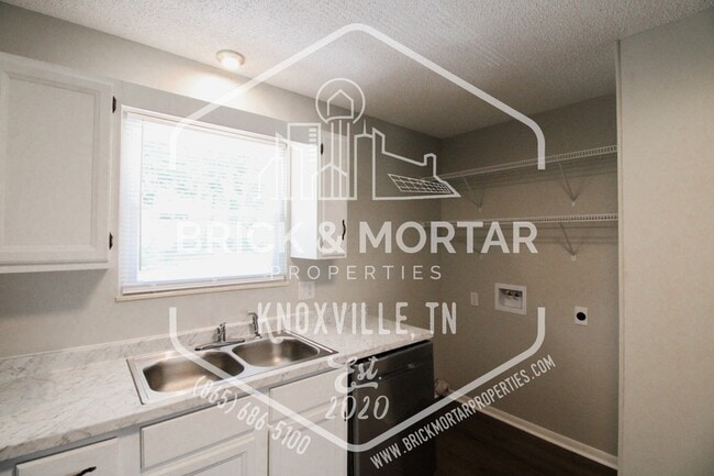 Photo - 1015 Clendenen Rd