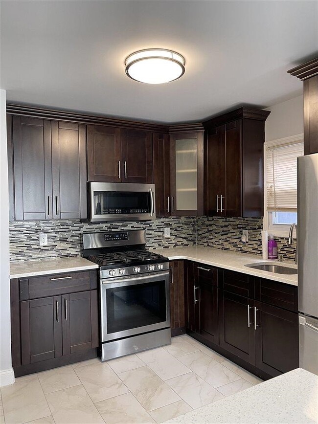 Building Photo - 1002 New York Ave Unit 3 Rental