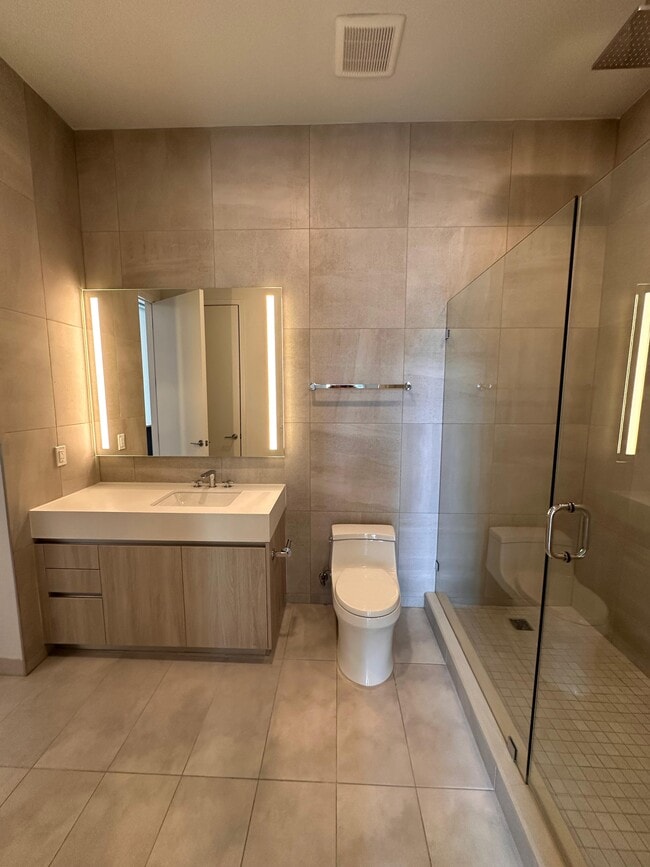 Building Photo - 226 NW 33rd St Unit A7 Rental