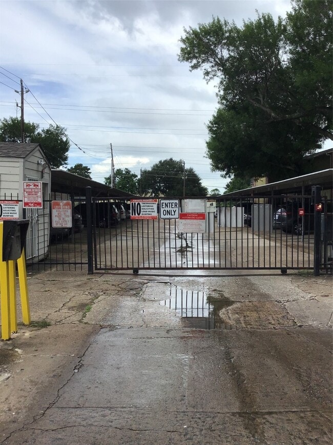 Photo - 10603 S Wilcrest Dr Unit 15