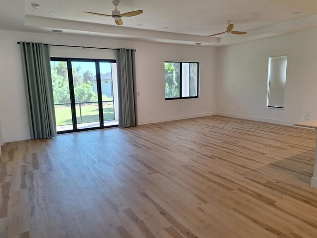 Photo - 289 Albatross Rd