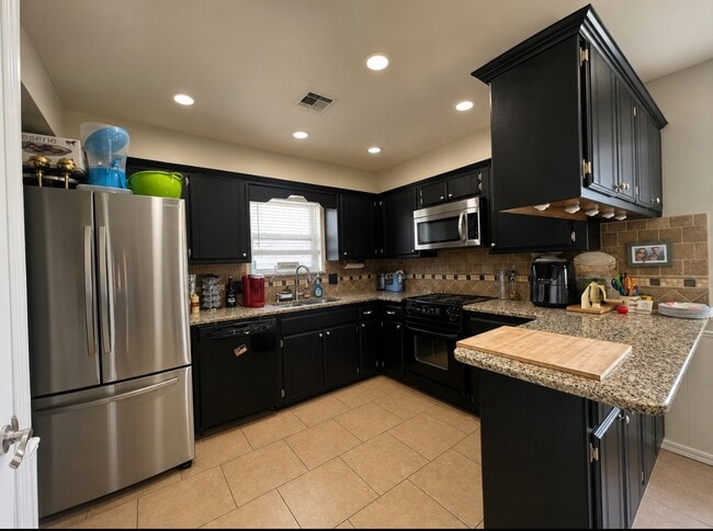 Photo - 521 Cypress Dr