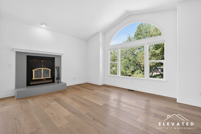 Photo - 9400 Chalk Hill Rd