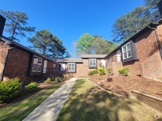 Building Photo - 535 Coronation Dr Rental