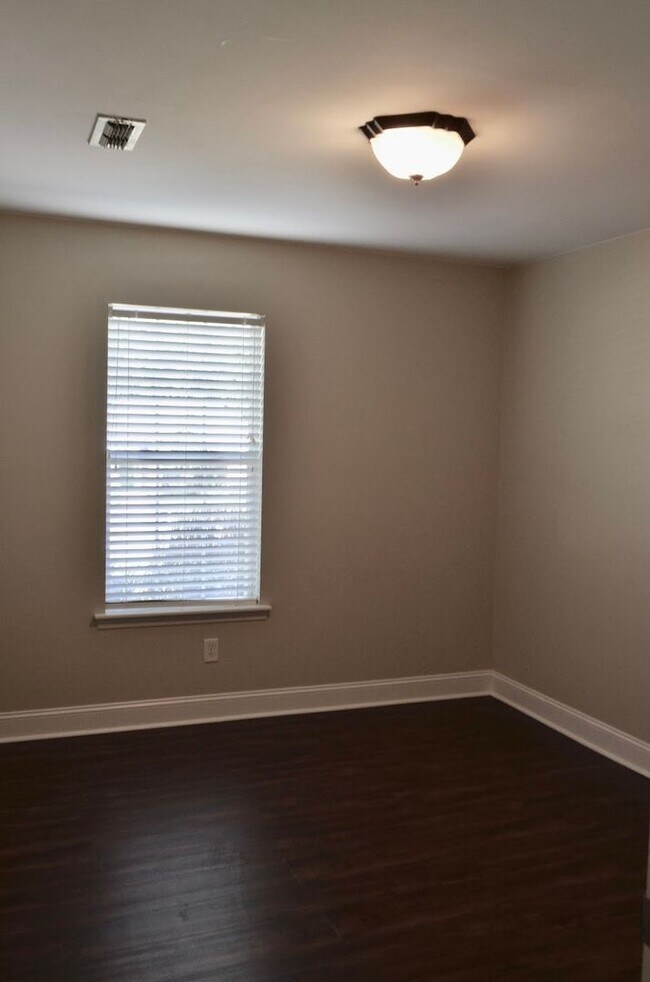 Photo - 816 Stoneview Dr