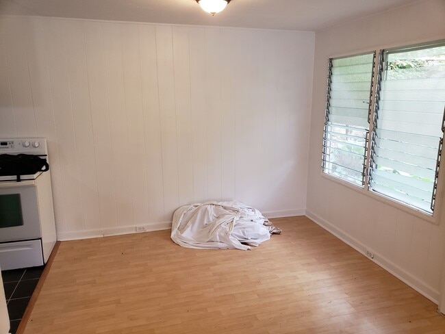 Unit C- View of the other half of the living room. - 47 -411 Kamehameha Hwy Unit C