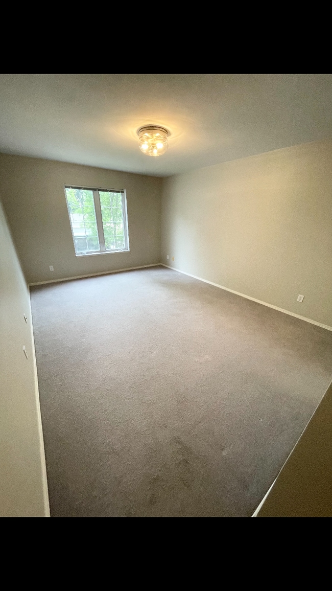 Photo - 2457 N Lynndale Dr