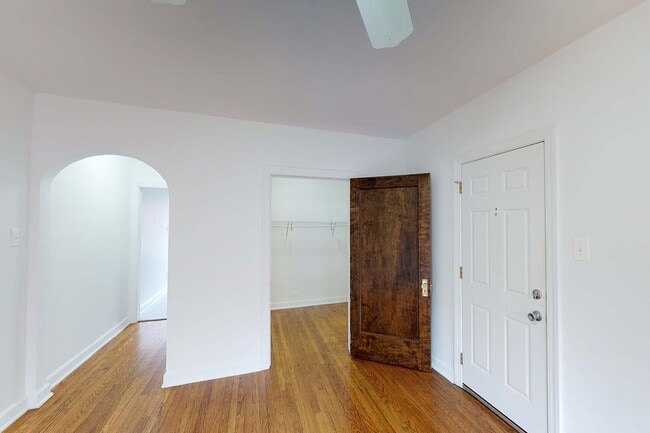 Dining/Living room - 4455 S. Greenwood Avenue