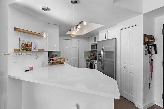 Photo - 2000 N Bayshore Dr Unit 519