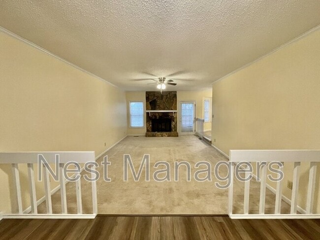 Photo - 2109 Hollyridge Pl