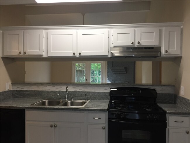 Photo - 1138 Oxford Dr