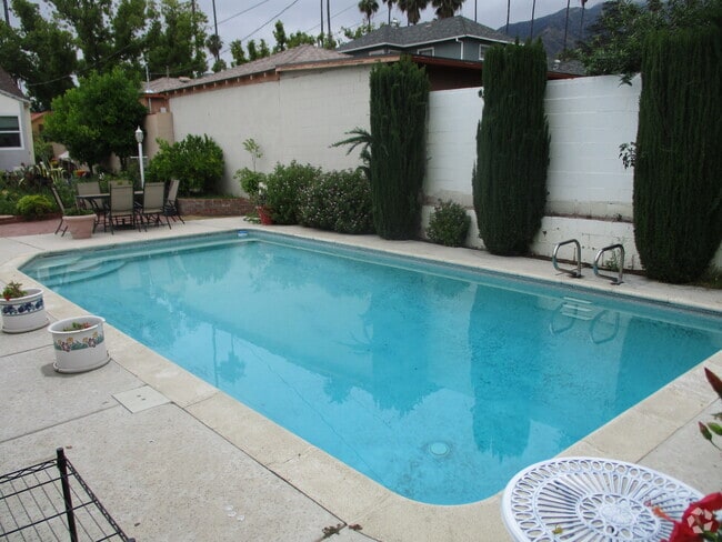 Building Photo - 1332 Winchester Ave Unit A Rental