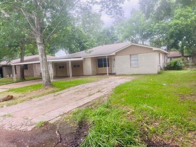 Photo - Beautiful 3 bedroom home in Angleton TX