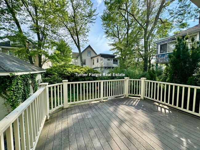 Building Photo - 16 Chetwynd Rd Unit 1 Rental