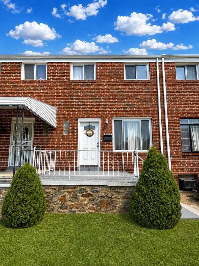 Building Photo - Beautifully Updated 3 Bedroom Home with Finished Basement